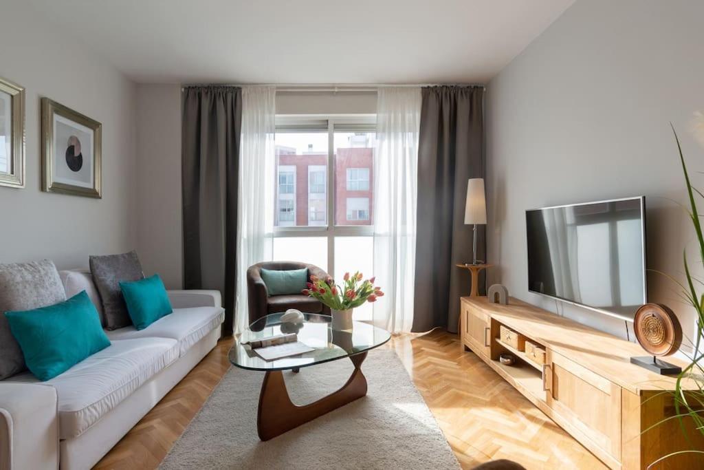 Apartament Vivienda Con Zona De Trabajo, Piscina Y Parking Madryt Zewnętrze zdjęcie