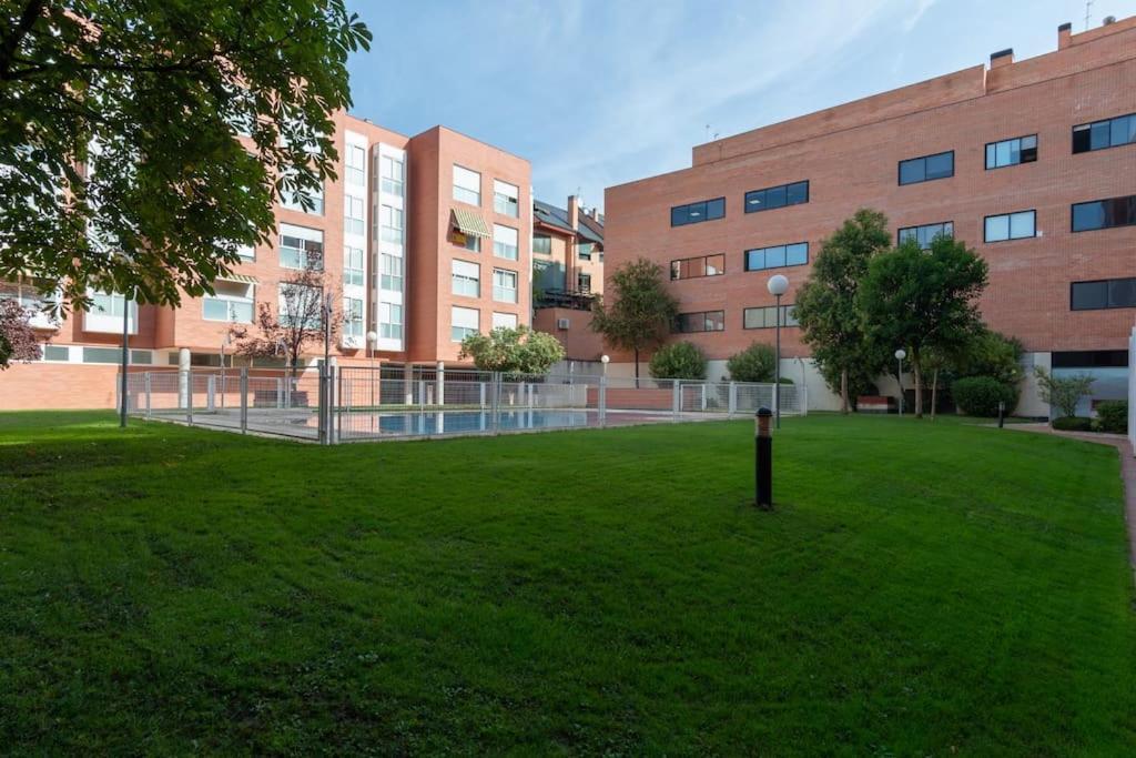 Apartament Vivienda Con Zona De Trabajo, Piscina Y Parking Madryt Zewnętrze zdjęcie